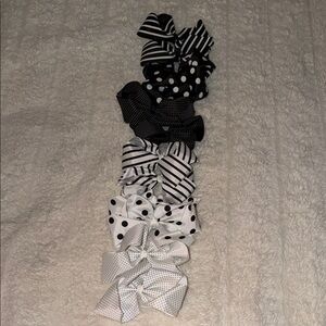 Black and White Hair Bows Set